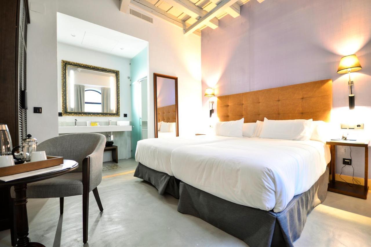 Hotel Legado Alcazar 4*